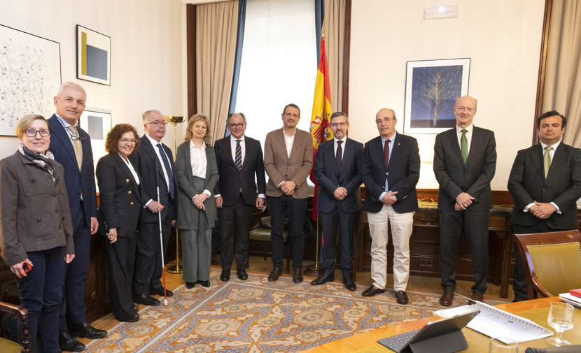 AESEG explica en el Congreso sus propuestas de regulación para los medicamentos con valor añadido